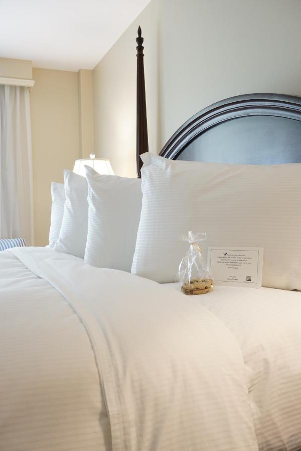 The Simsbury Inn Экстерьер фото