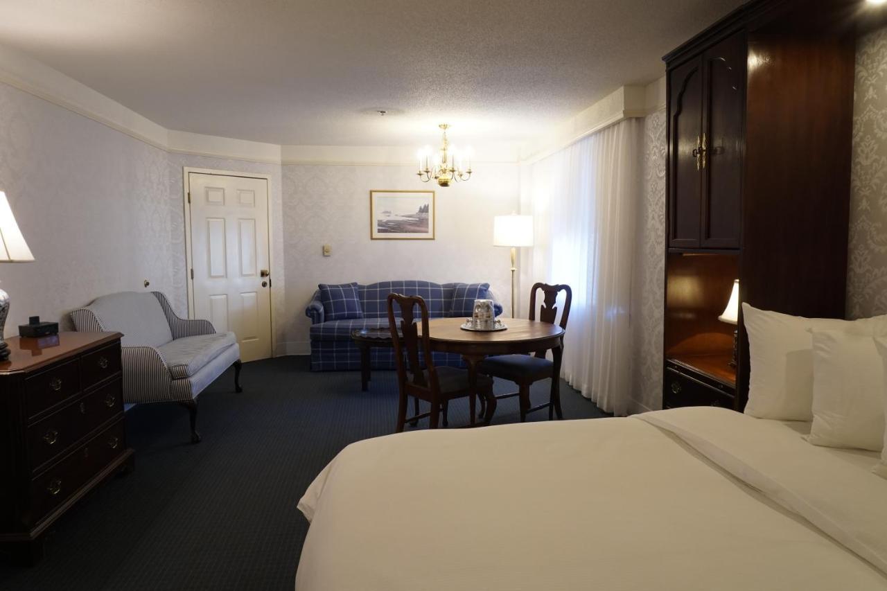 The Simsbury Inn Экстерьер фото