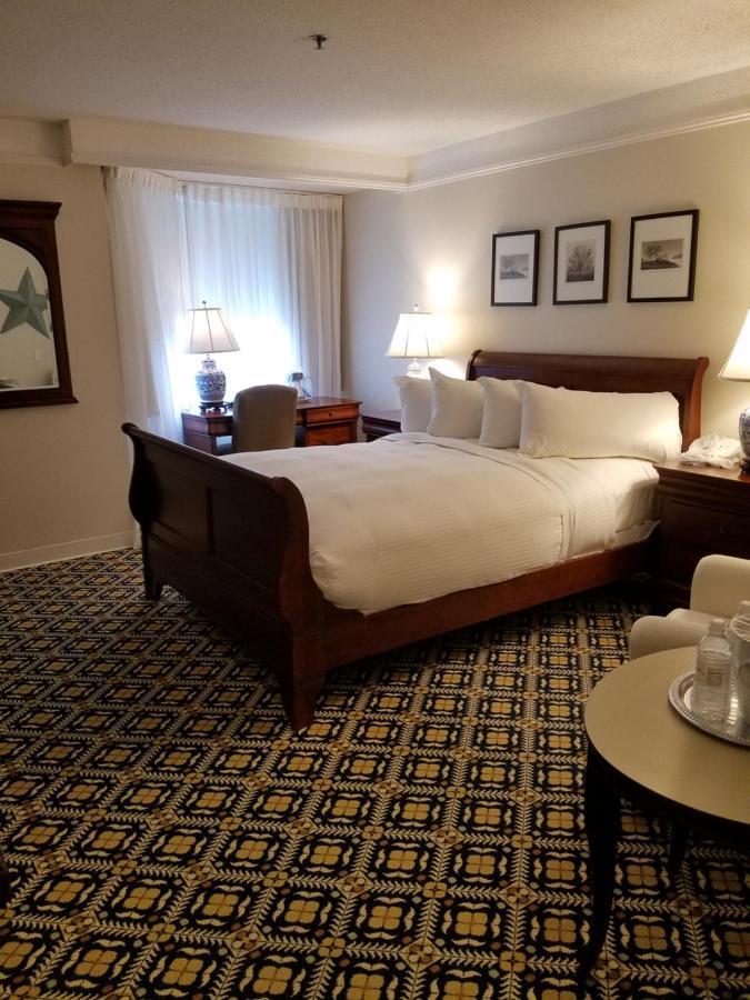 The Simsbury Inn Экстерьер фото