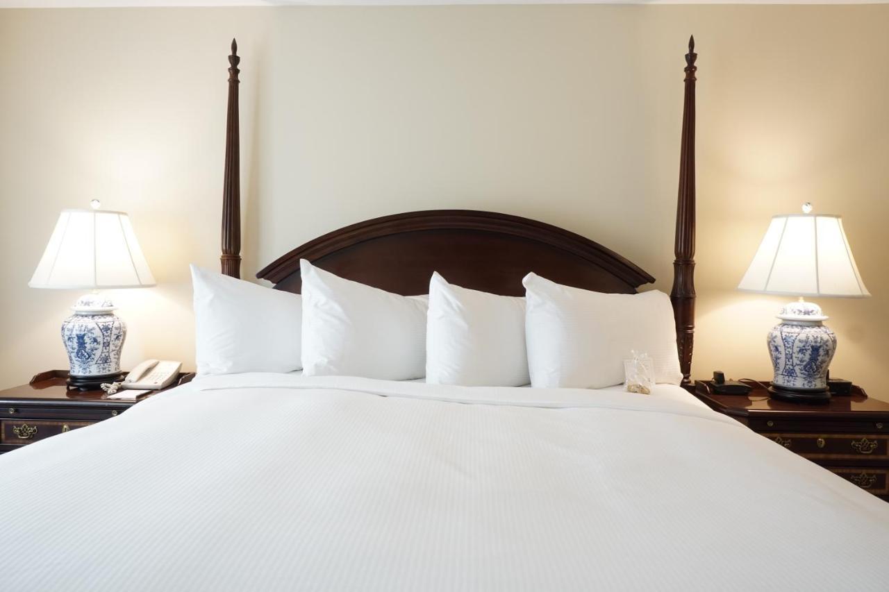 The Simsbury Inn Экстерьер фото