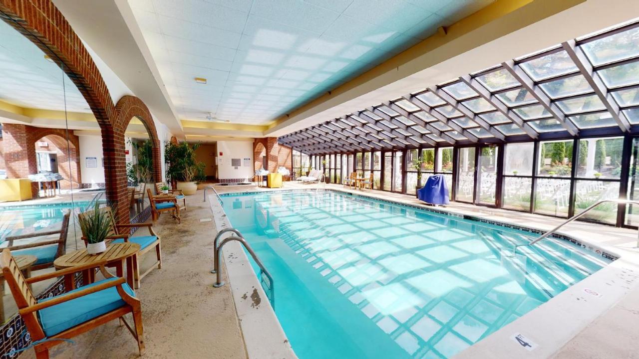 The Simsbury Inn Экстерьер фото