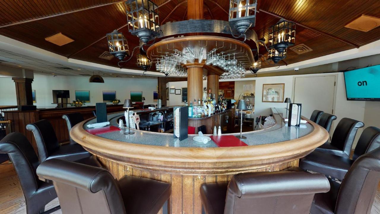 The Simsbury Inn Экстерьер фото
