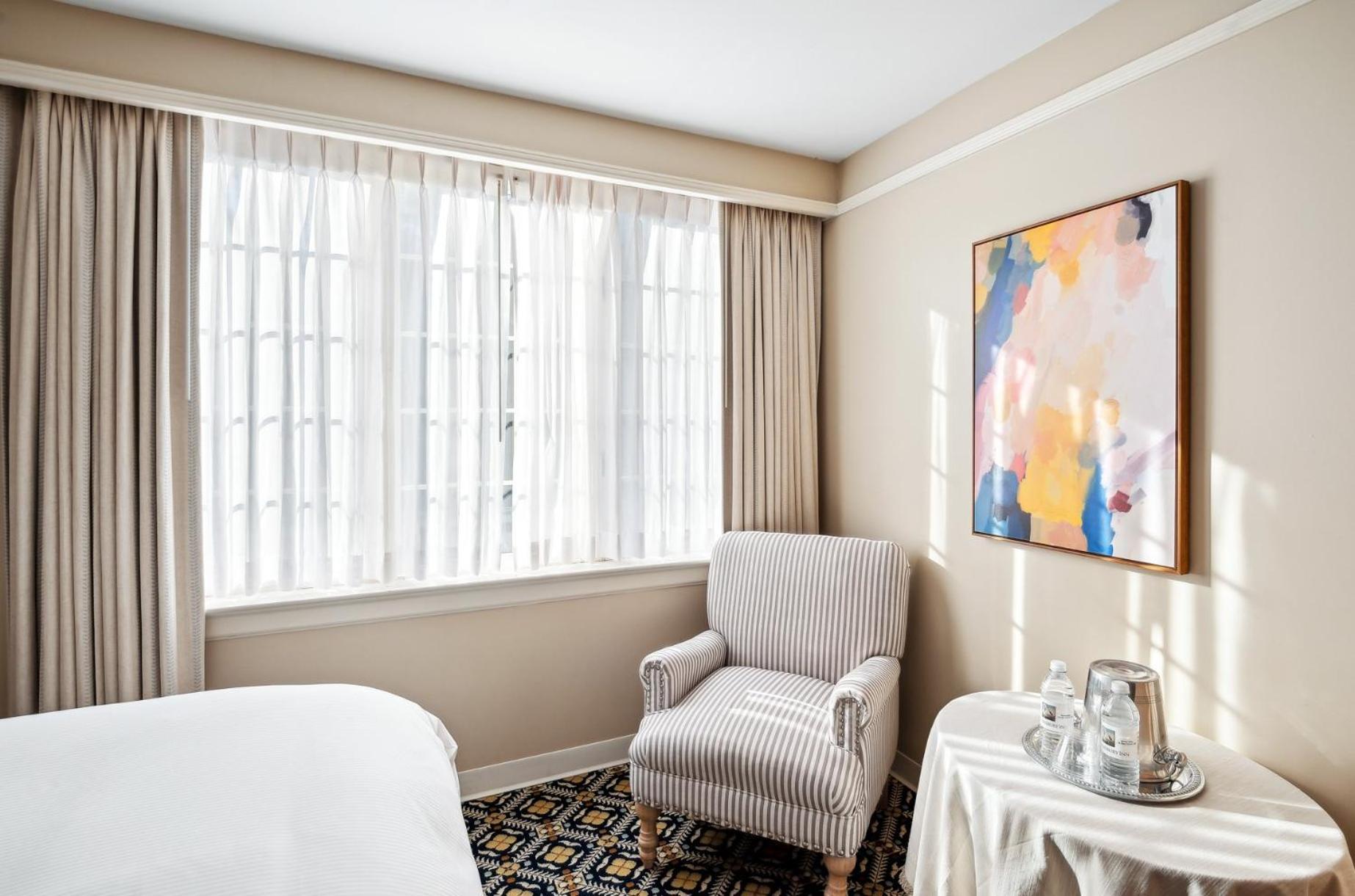 The Simsbury Inn Экстерьер фото
