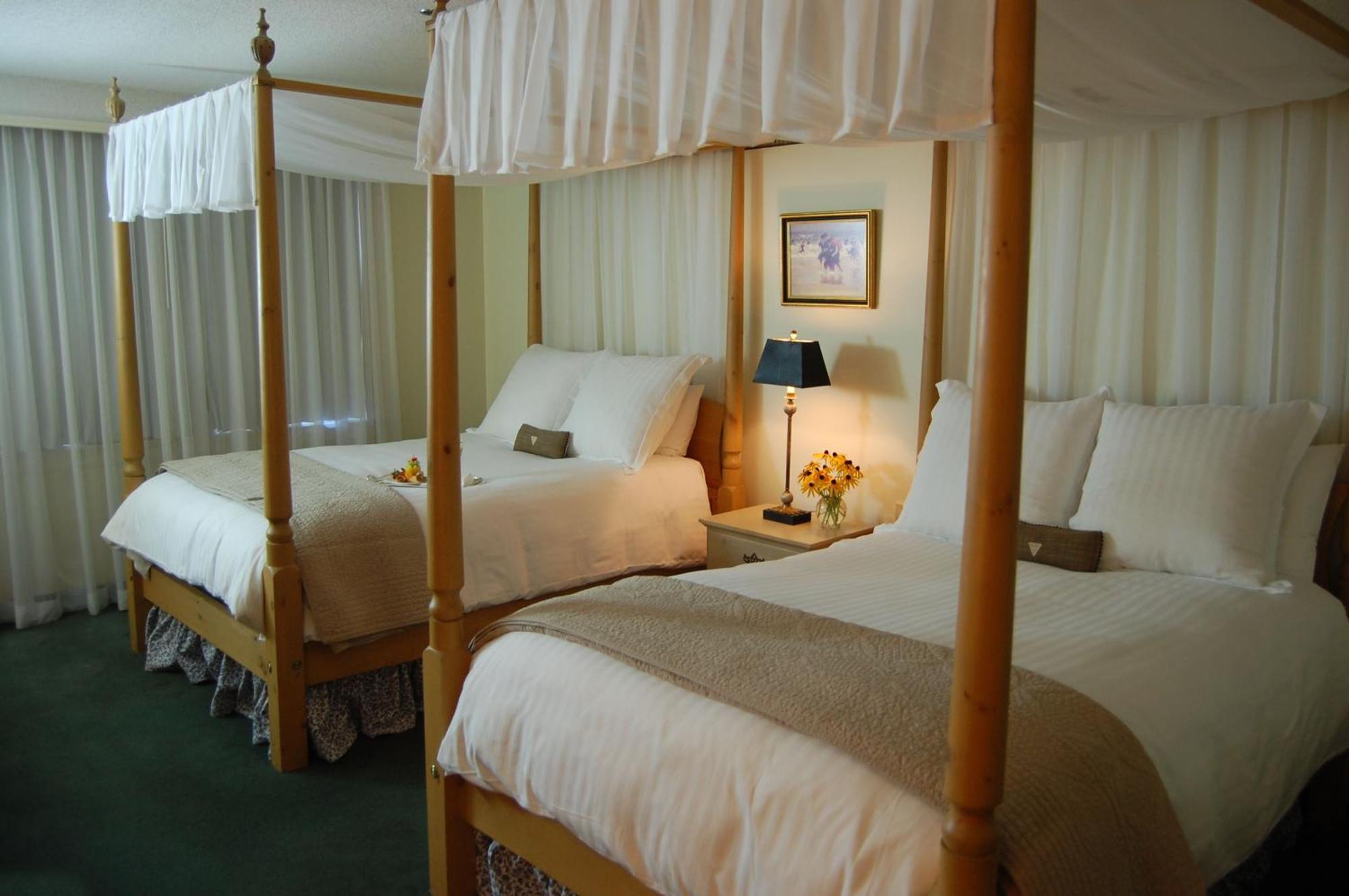 The Simsbury Inn Экстерьер фото